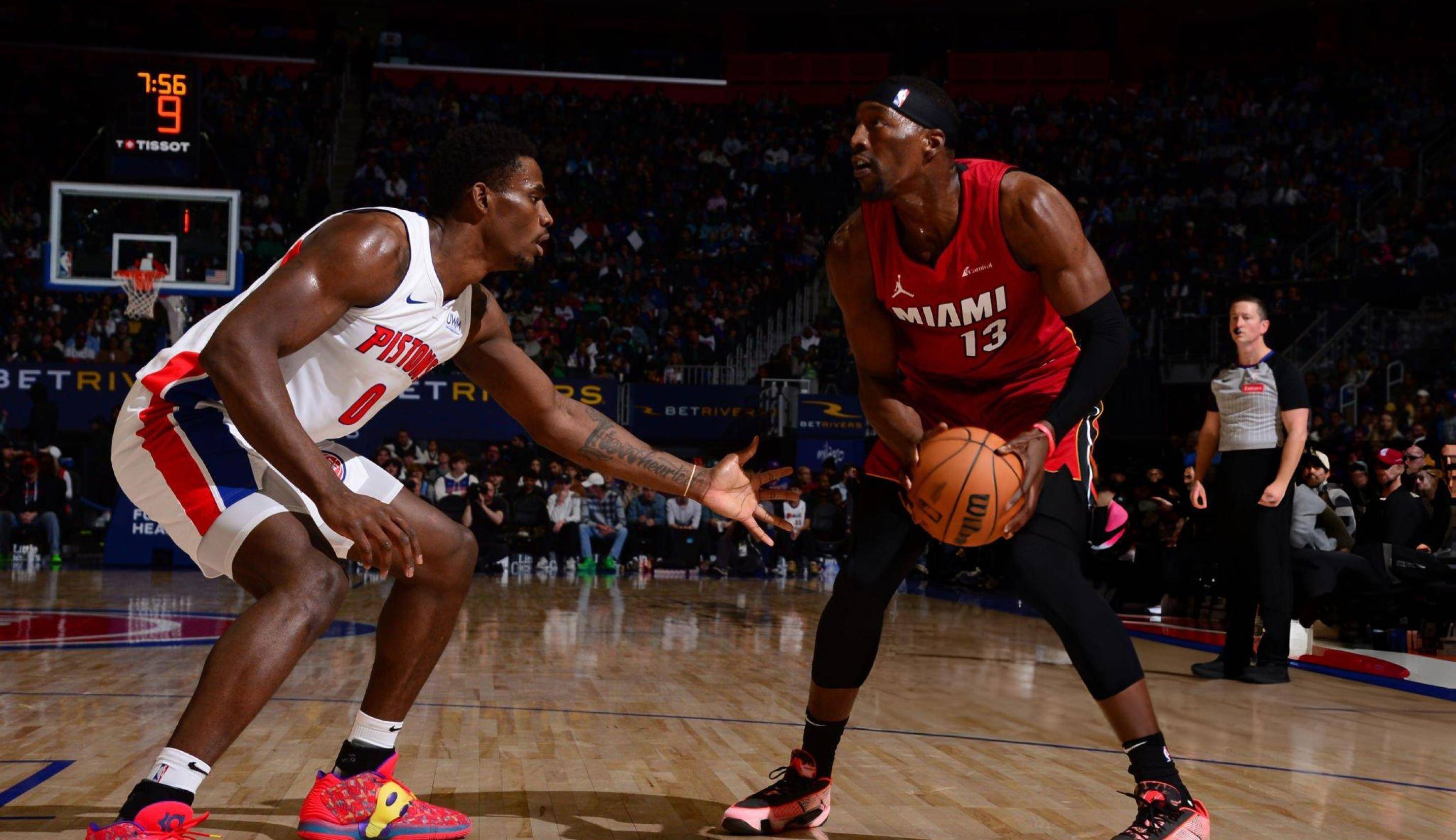 半岛体育APP下载-热火球星三分绝杀，全场观众热烈欢呼，实现具有.-半岛体育APP下载